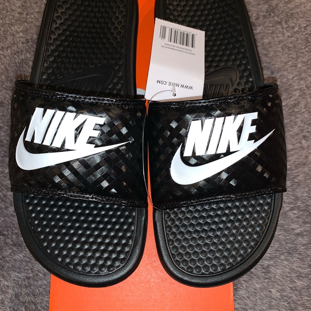 Women’s Nike Benassi JDI Slides Brand New In Box